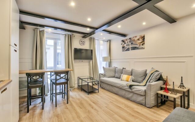 13 - Luxury Flat Eiffel Design 2