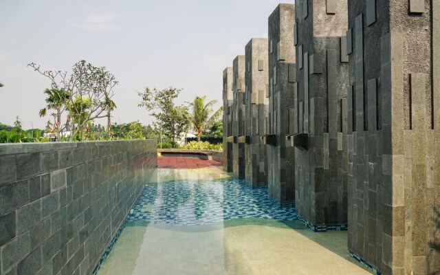 Minimalist And Comfy 1Br Citralake Suites Apartment