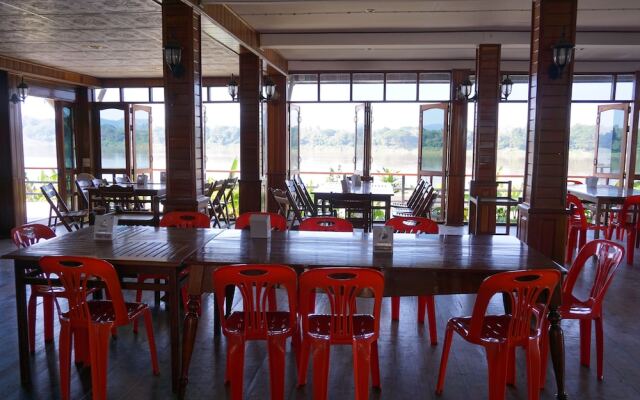 Suksomboon Hotel Chiangkhan