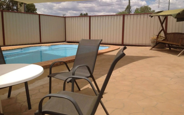 Charleville Waltzing Matilda Motor Inn