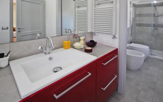 Apartment Casa Paola With Pool in Camaiore