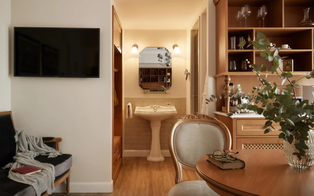Legacy Gastro Suites