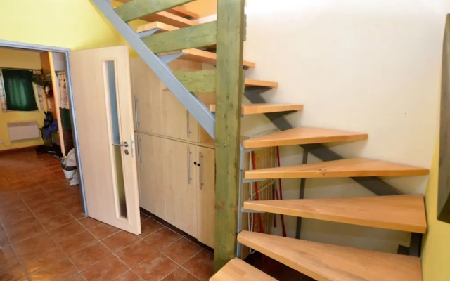 Comfy Holiday Home near Forest in Medenec