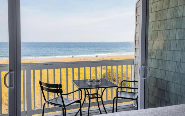 Waves Oceanfront Resort
