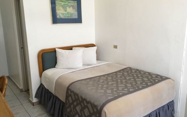 Borinquen Beach Inn