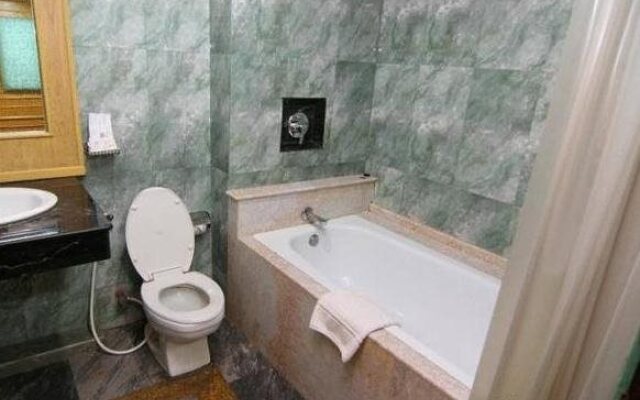 13 Coins Tower Hotel Ratchada