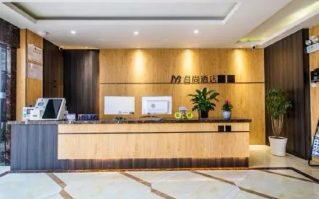 Junshang Hotel (Yangshuo West Street Store)