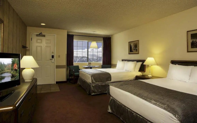 Carson Valley Motor Lodge & Suites