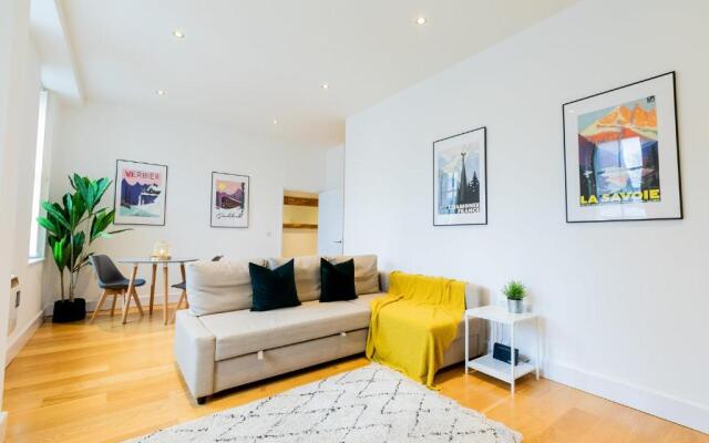 Modern and Spacious 1 Bed Apartment City Centre