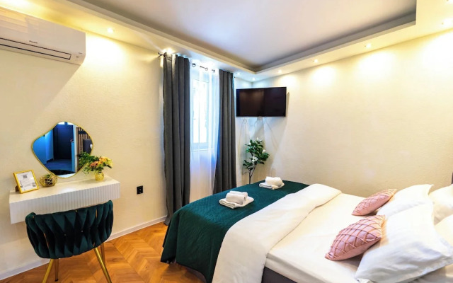 Elegant APT 5 min walk from Split center