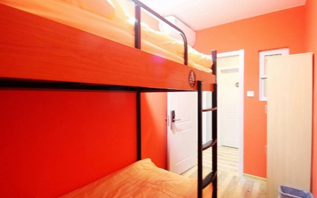 Meet Fish International Youth Hostel