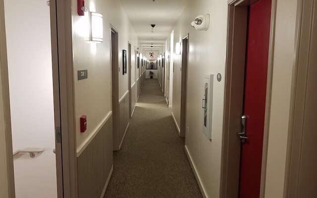 Ingra House Hotel