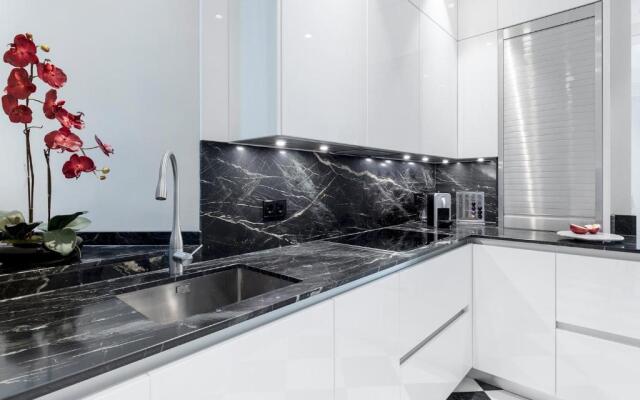 Justicia Apartment II by Flatsweethome