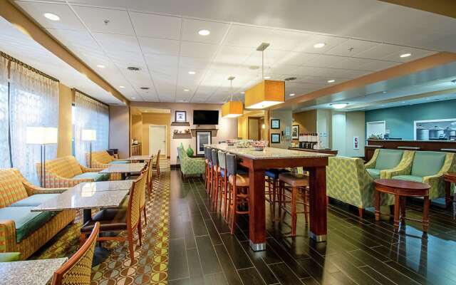 Hampton Inn Pine Grove