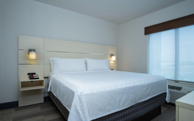 Holiday Inn Express & Suites, International Drive by IHG