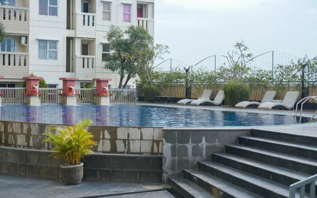 Comfort Living 1Br At Belmont Residence Puri Apartment