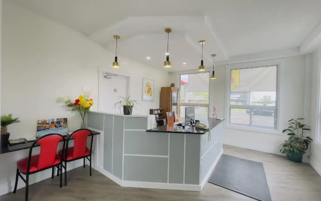 Super 8 by Wyndham Pembroke