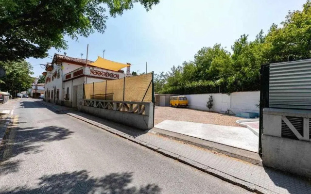 Newly renovated room w Pool y BikeParking
