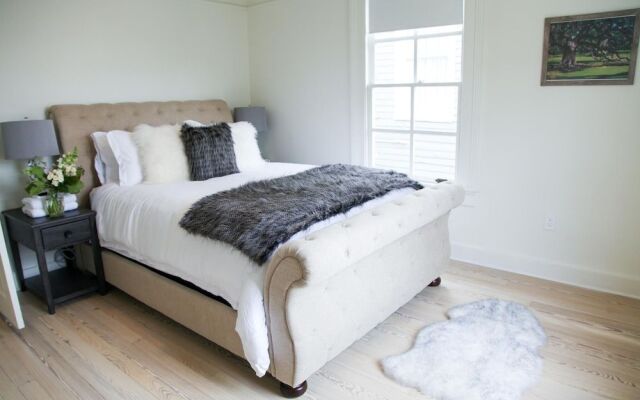 Laissez-faire Lounge on Magazine