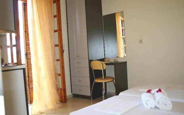 Nikas Rooms & Apartments