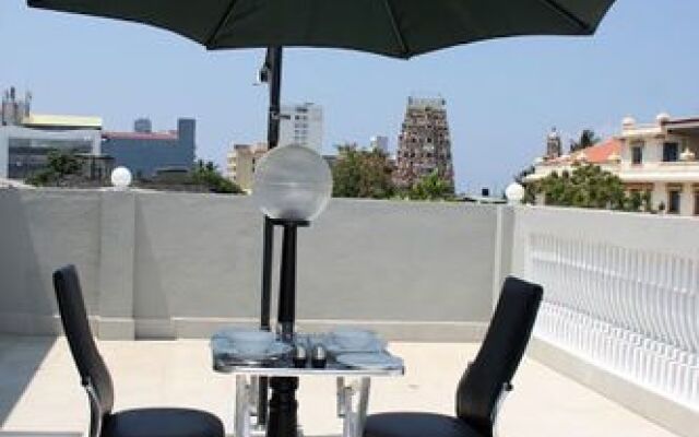 Vista Akara Suites