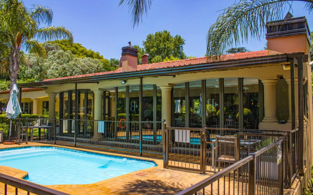 Hutten Heights Lodge by Ilawu