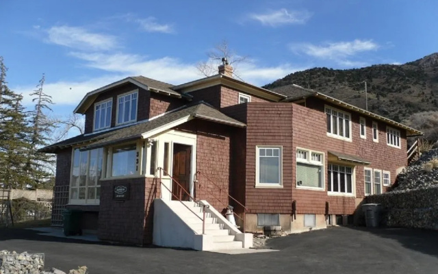 Tintic Goldminers Inn Bed and Breakfast