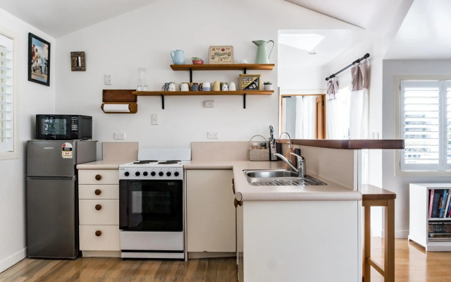 Kowhai Cottage & Studio