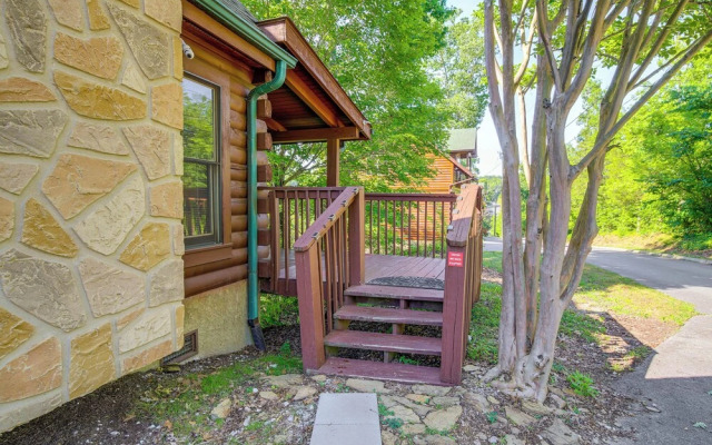 Sevierville Cabin w/ Hot Tub & Deck!