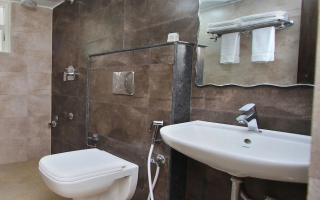 OYO 10324 Hotel Prince Inn