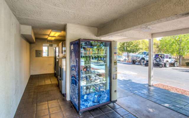 Motel 6 Redding, CA - South