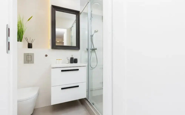 Apartment Warsaw Krolewska by Renters