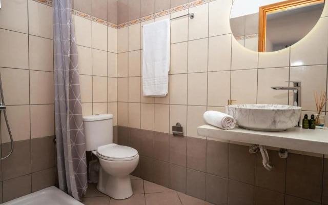 C est La Vie Rooms and Suites