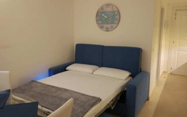 Los Cristianos studio, modern, spacious, pool,WiFi