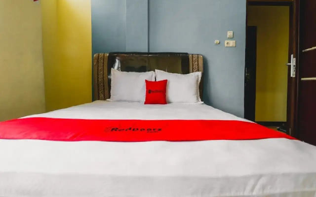 RedDoorz @ Jalan Japaris Medan