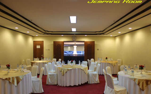 Benakutai Hotel and Apartemen