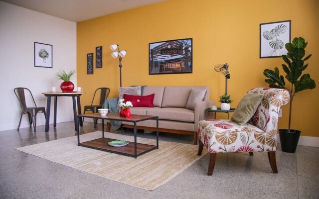 Eclectic Downtown Studio with City Views