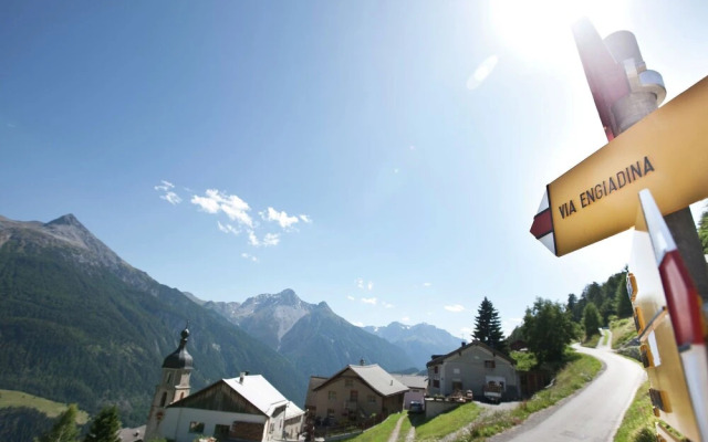 Boutique Chalet in Graubunden with Private Terrace