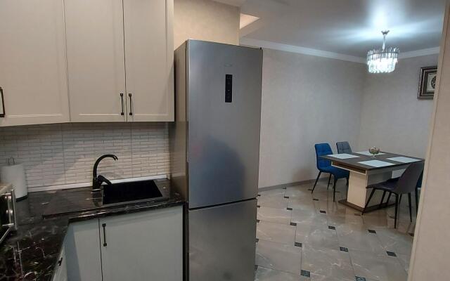 5-star apartment on 1A Shamil Dzhikaev Street