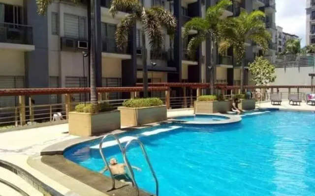 Budget Apartment Manila across Manila Airport T3