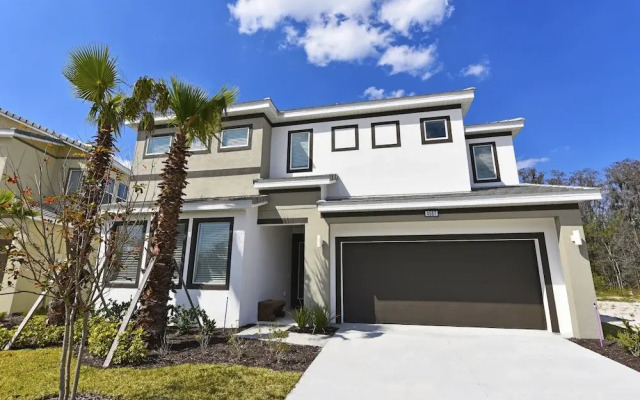 4557 Cabello Loop 6 Bedrooms, +3 Bathrooms