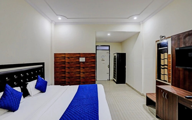 Roomshala 020 Hotel Black Stone