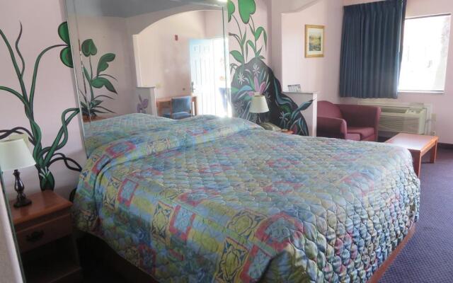 Travelers Inn and Suites Liberty