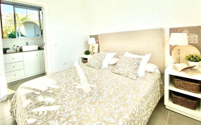 Casa Lava Luminosa y con Magníficas Vistas