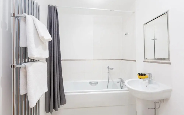 Waterside Bliss 2 Bed 2 Bath Apartment