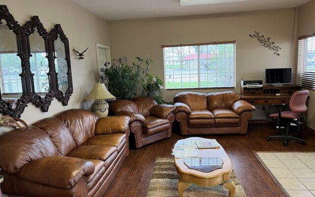 Town & Country Motel