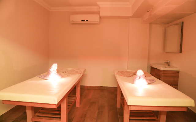 Kayamaris Hotel