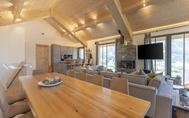 Majestic Chalet With Pool and Sauna