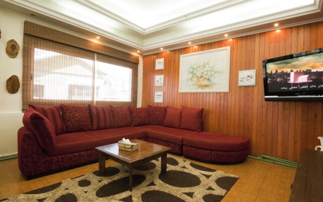 Alpine Hotel