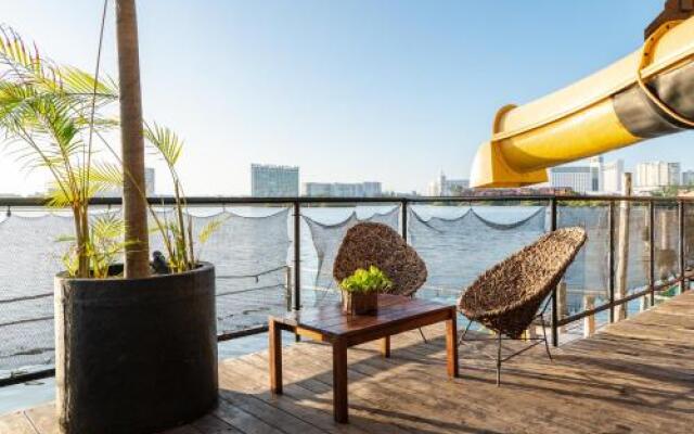 Señor Frogs Hostel - Adults Only